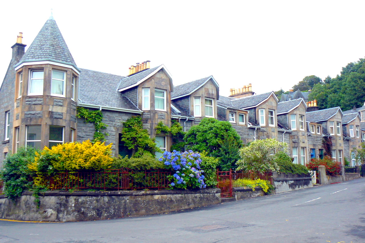 Oban houses